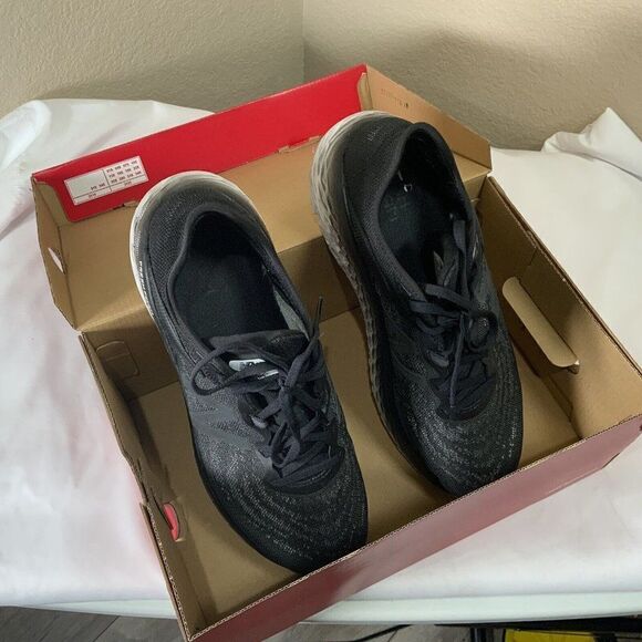 Size 11 - EUC New Balance Fresh Foam More v2 Black 2020 C10 - Picture 10 of 15